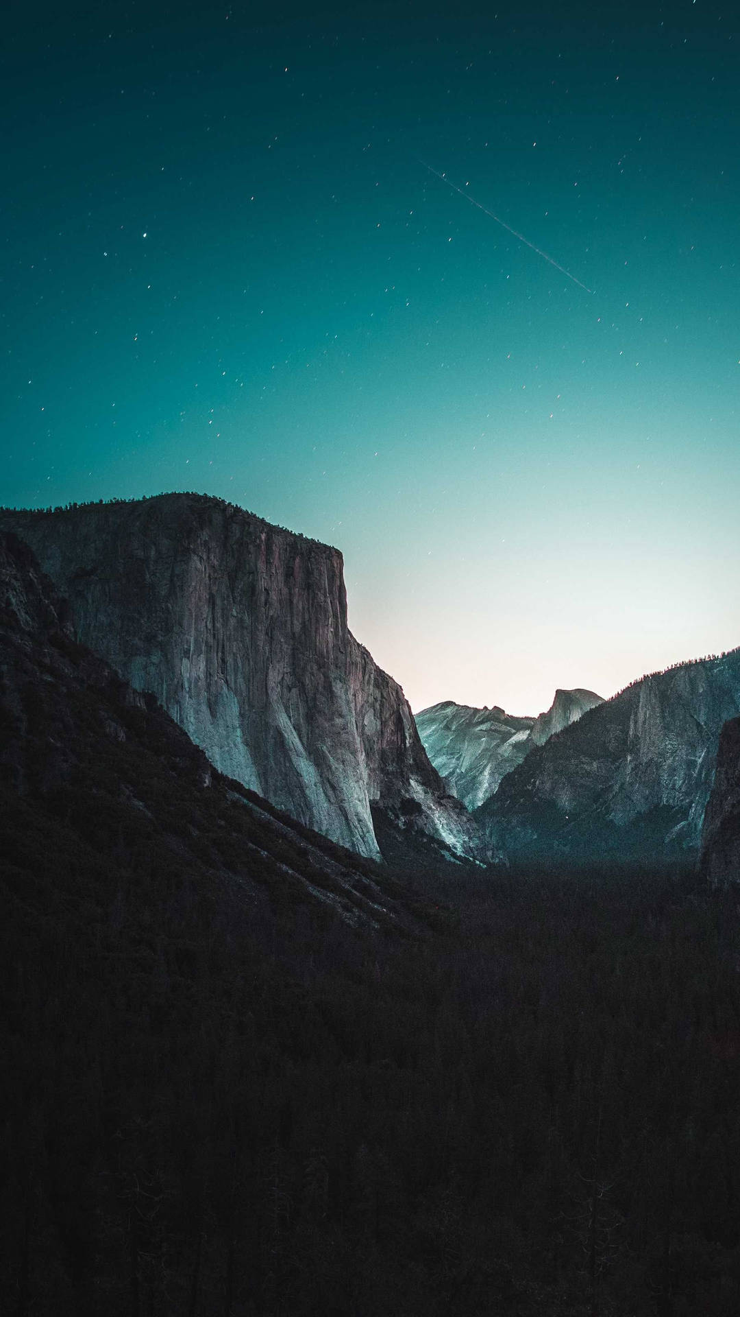 Ståendehög - Utforskar Yosemite National Park På En Iphone. Wallpaper