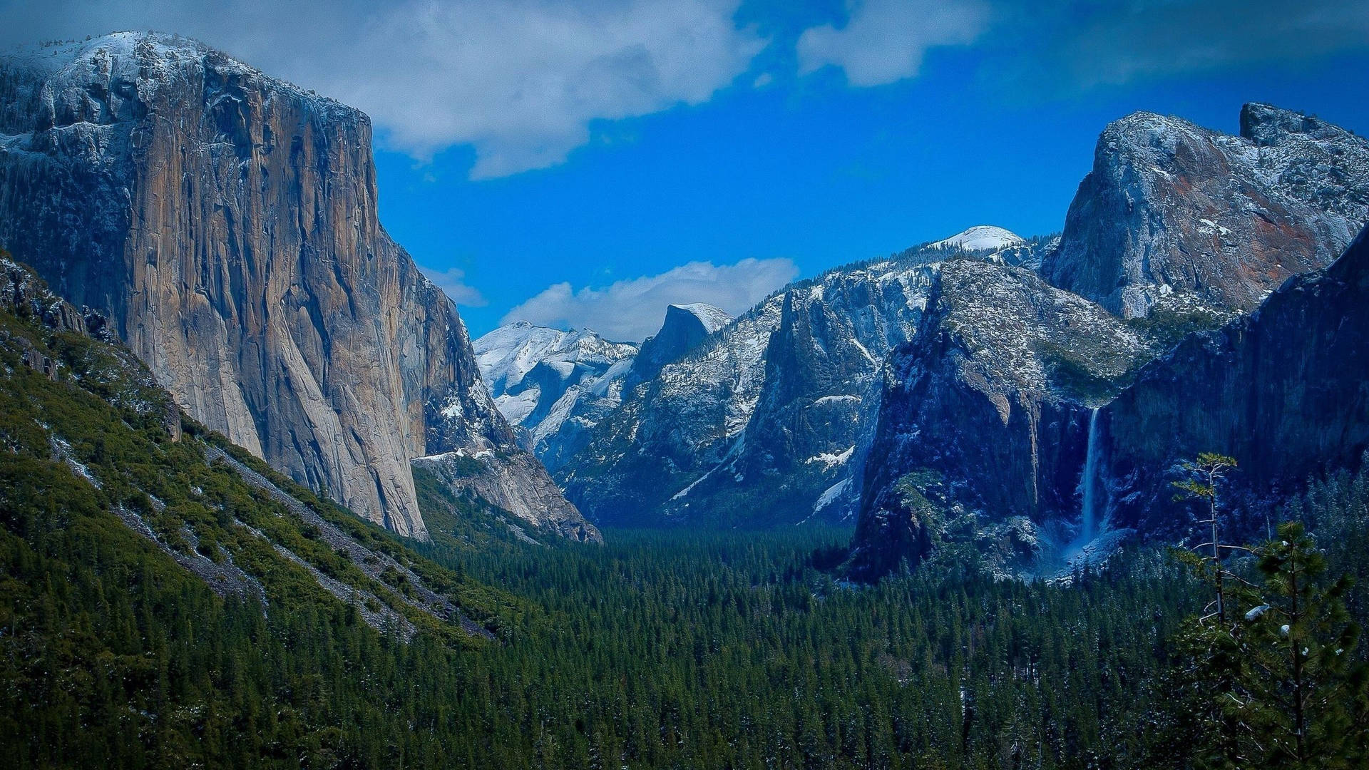 Yosemite Mountain Valley Wallpaper