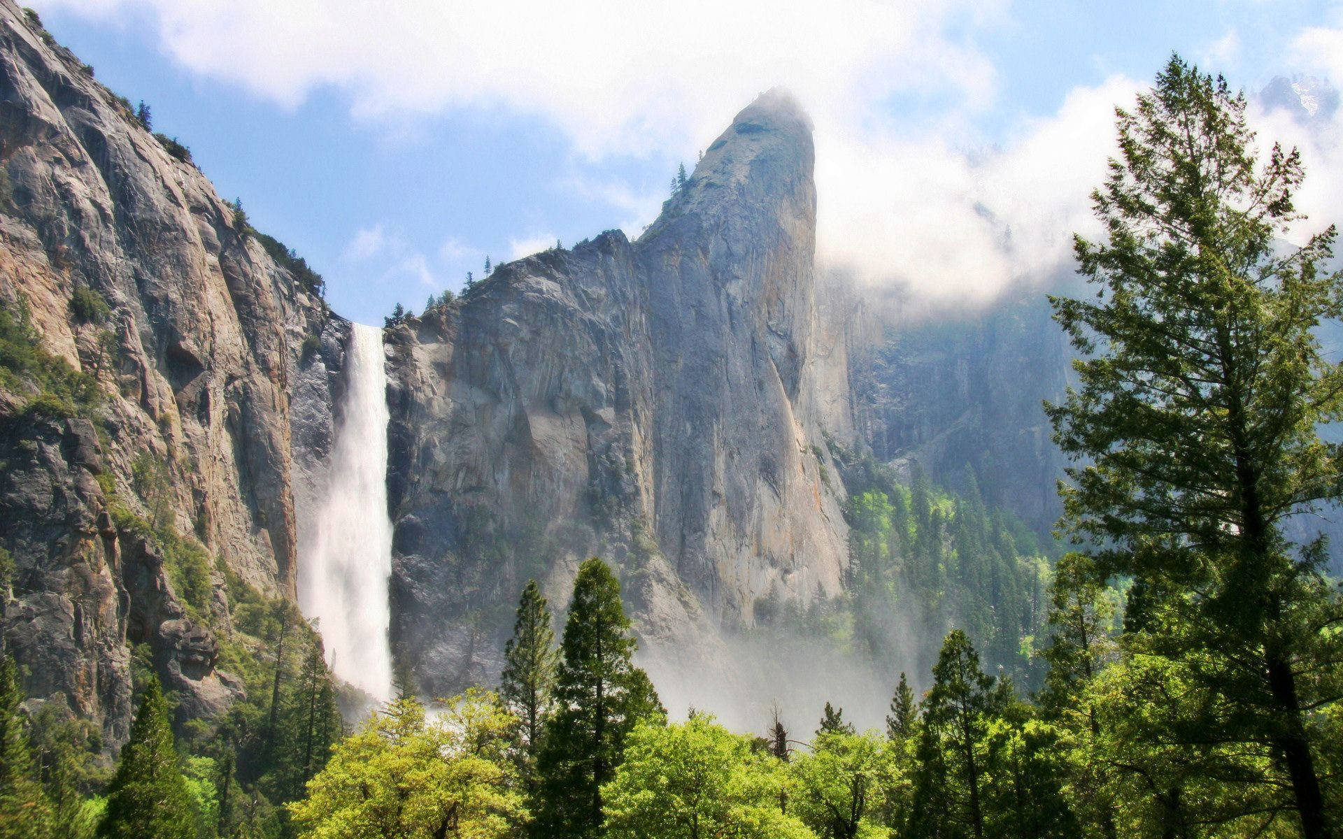 Yosemite National Park Cliff Tip Wallpaper