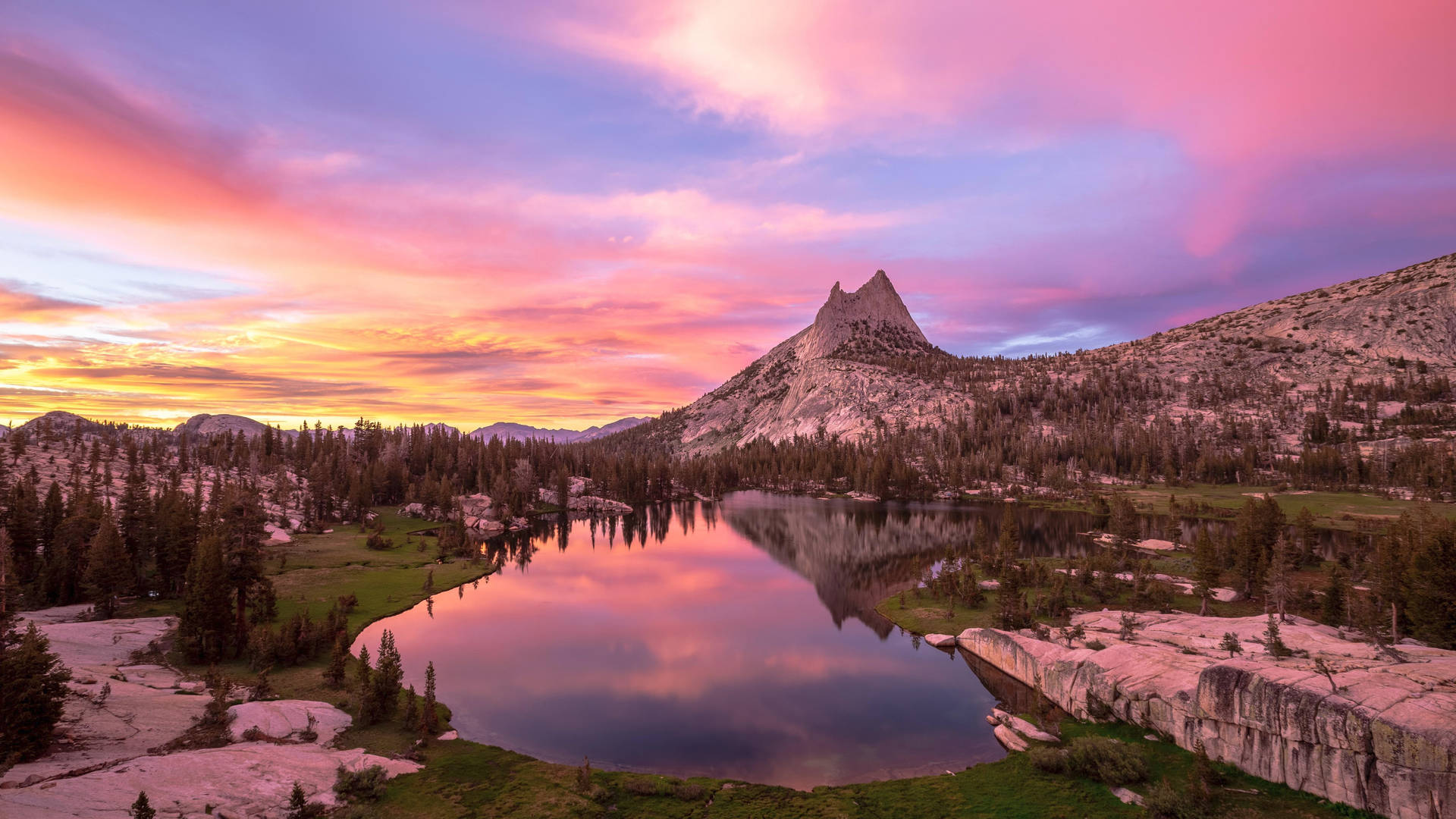 Yosemite National Park Smukke Skyline Baggrundsbillede Wallpaper