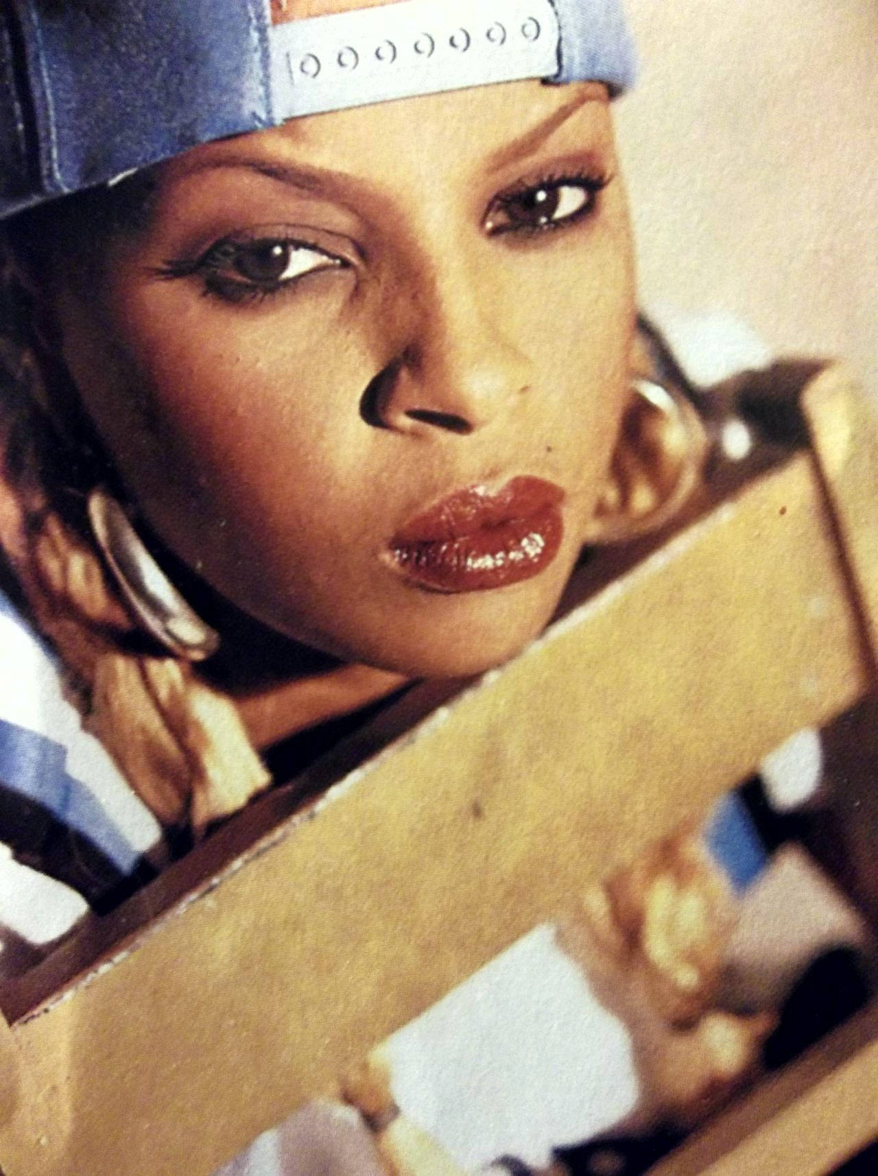 Young 90’s American Singer Mary J. Blige Wallpaper