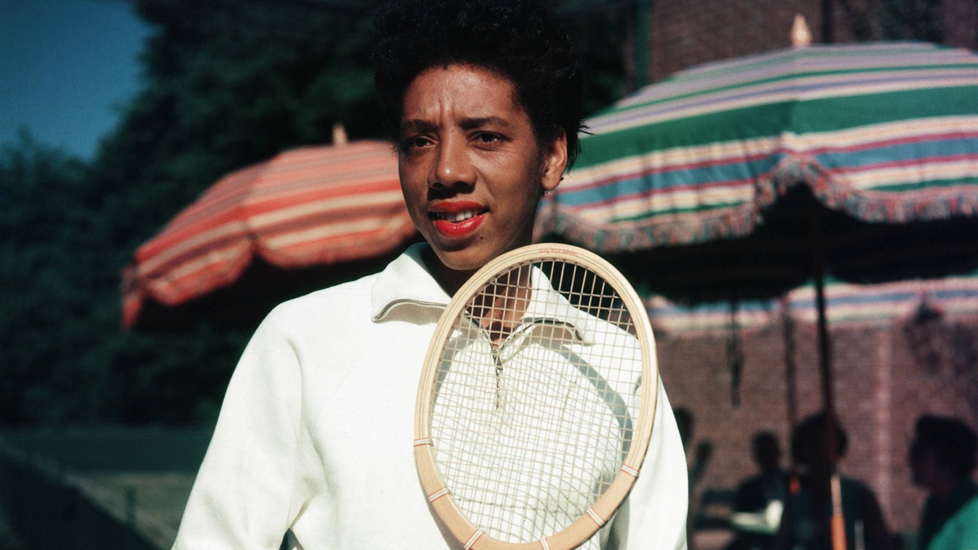 Ung Althea Gibson Tennisspiller med Vintage Styling Wallpaper