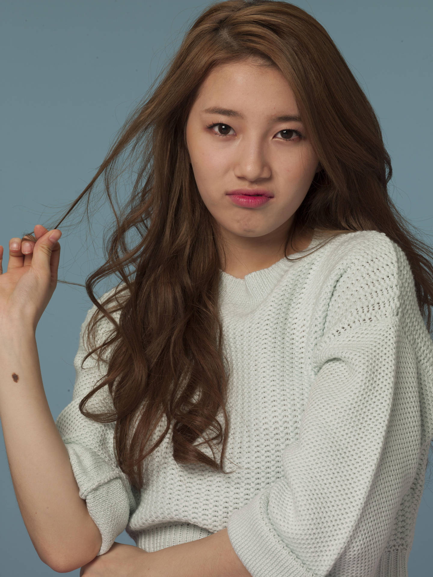 Young And Wacky Bae Suzy Wallpaper