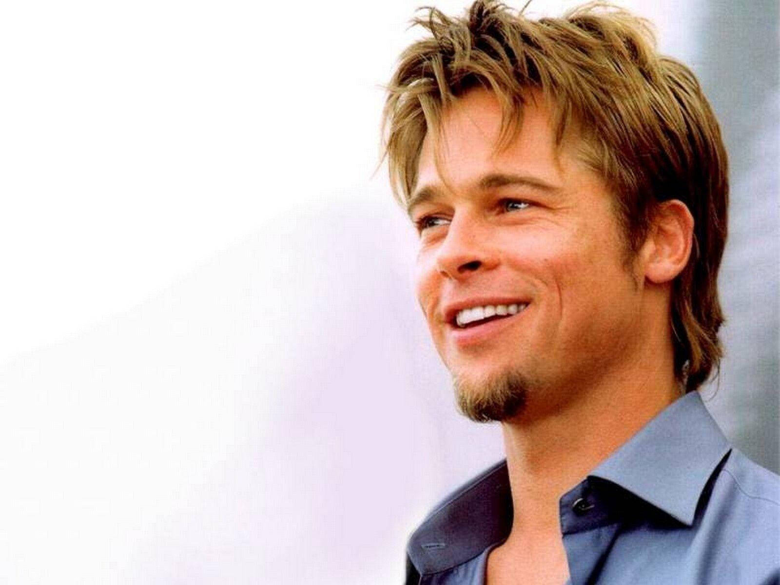 Young Brad Pitt Smiling Wallpaper