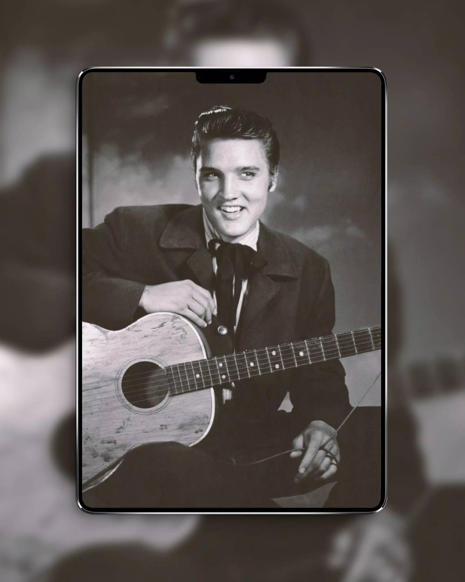 Young Elvis Presley Smiling Wallpaper