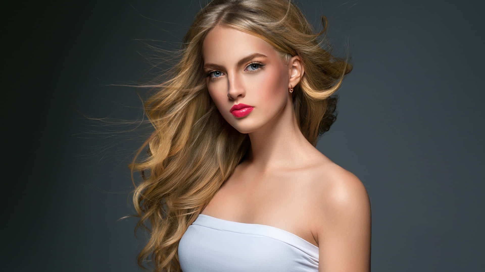 Young Female Model Blonde Hair Wallpaper
