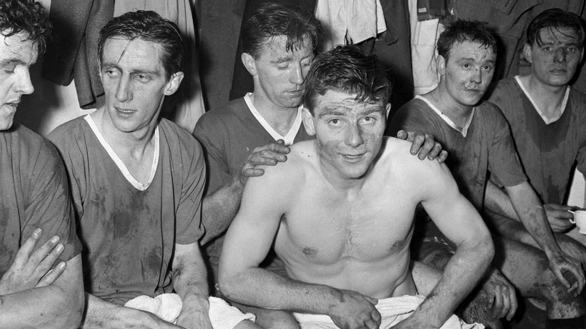 Young Footballer Duncan Edwards With Other Football Players Picture
