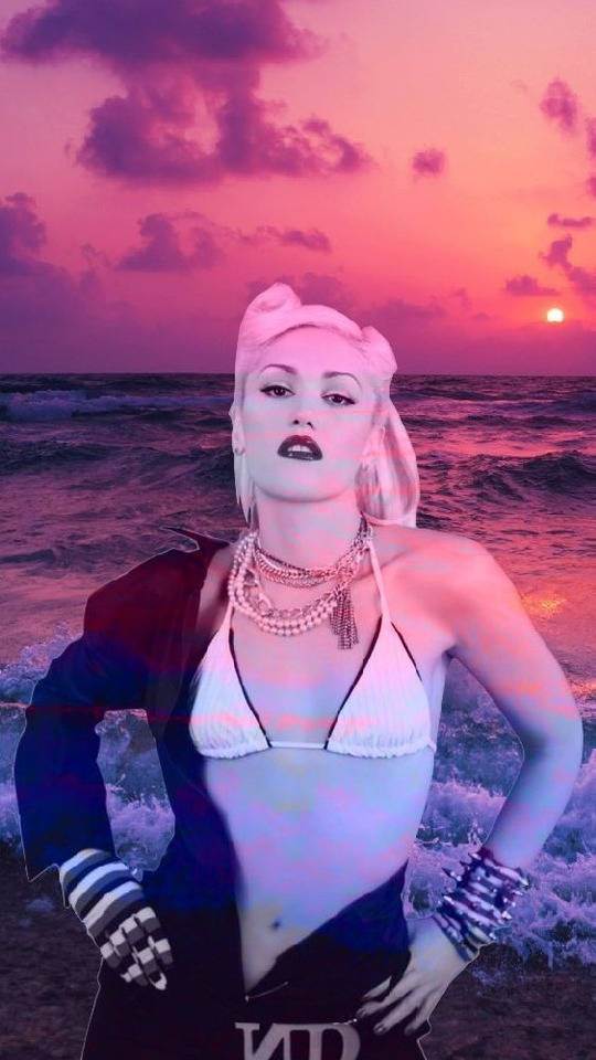 Young Gwen Stefani Ocean Outfit Background