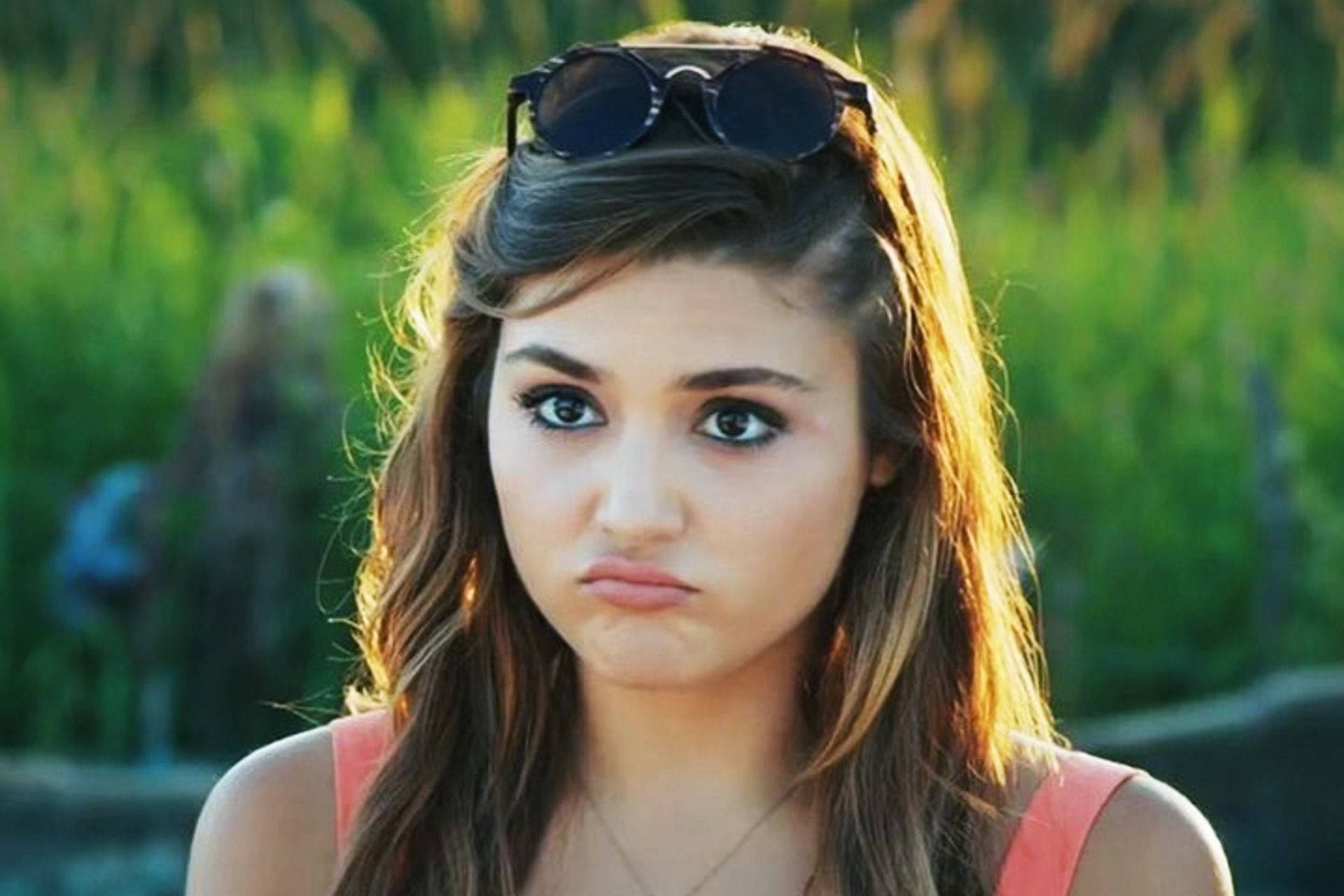 Young Hande Ercel Pouting Wallpaper