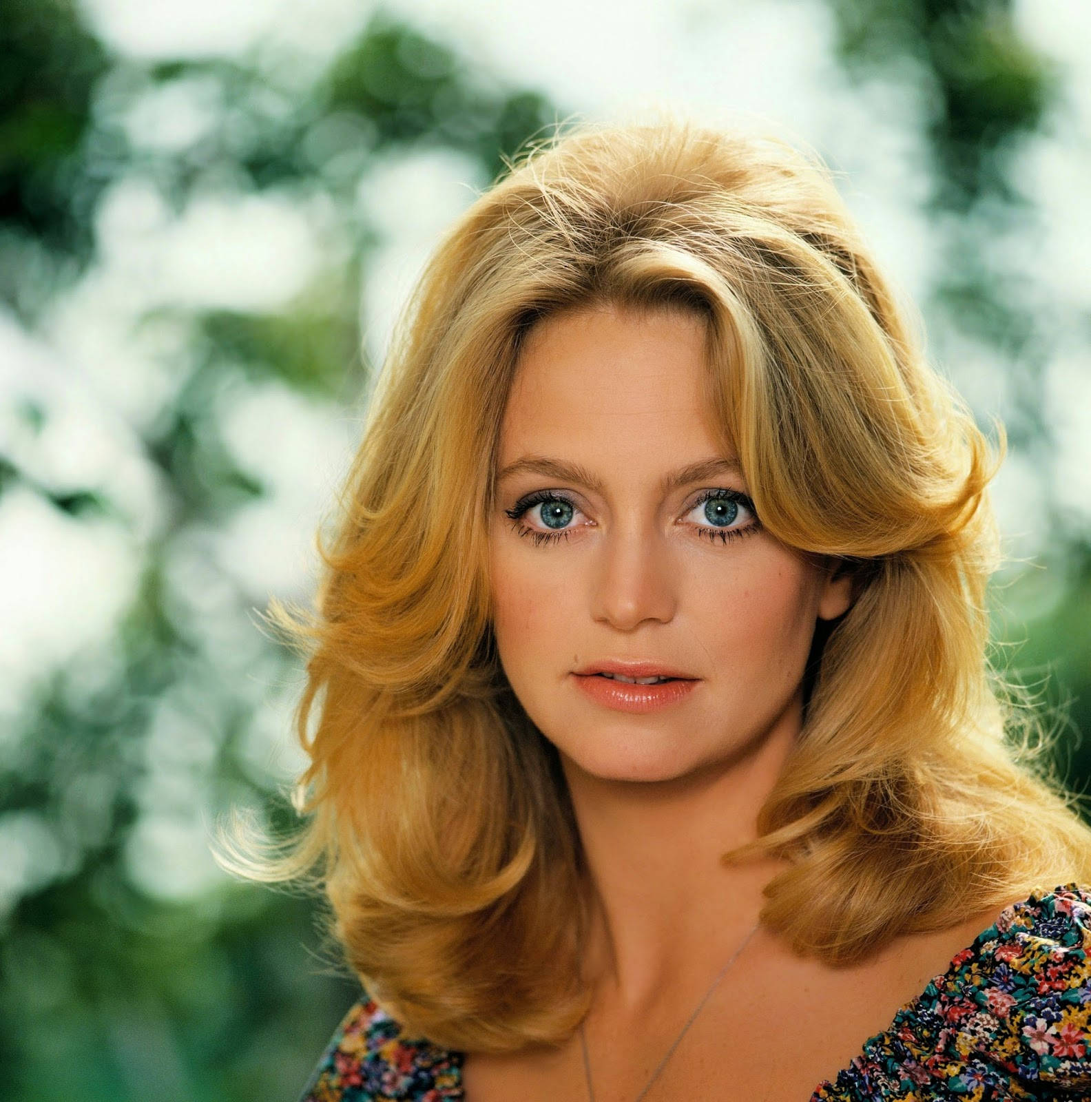 Young Hot Goldie Hawn Wallpaper