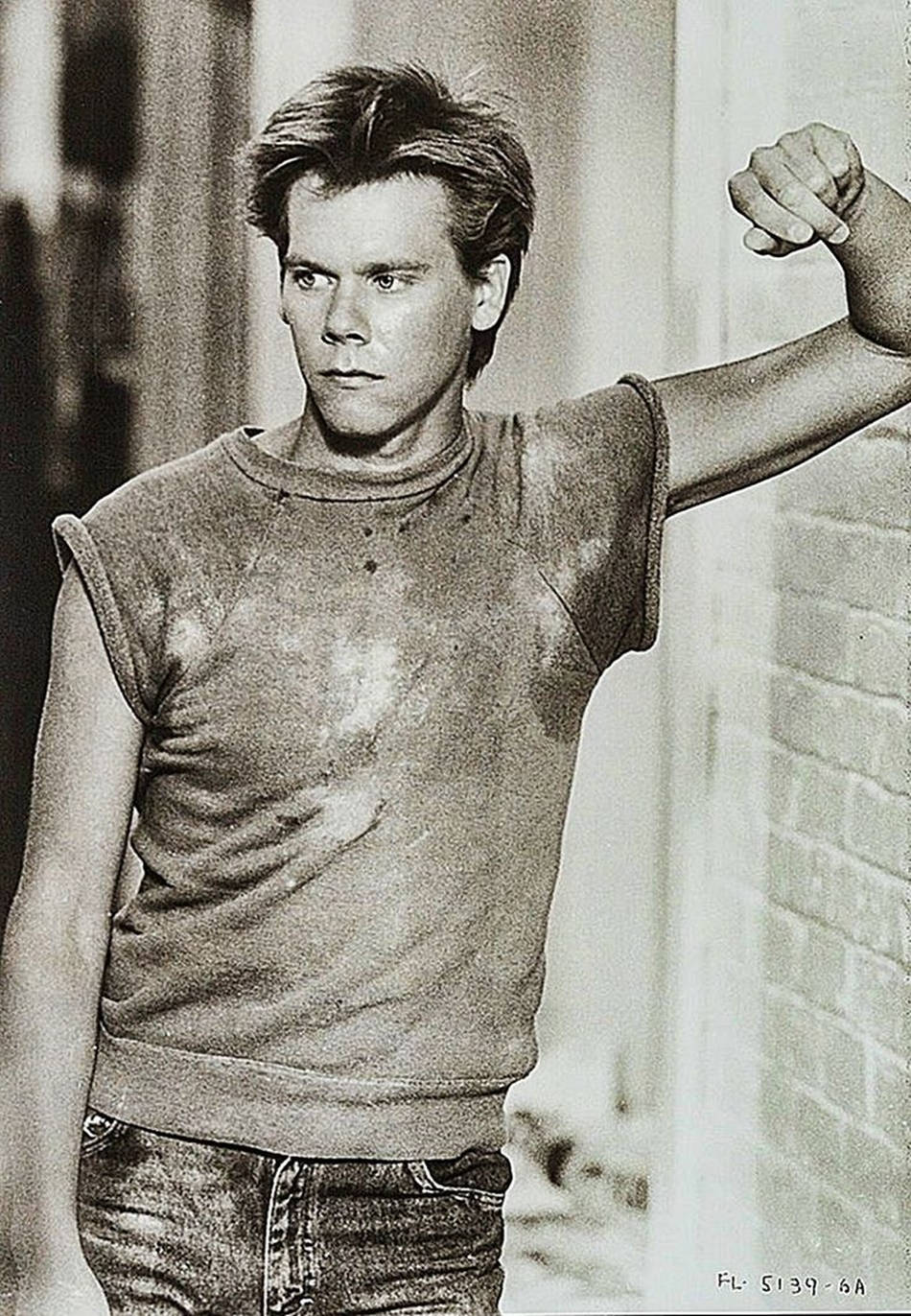 A memorable snapshot of renowned actor, Kevin Bacon in his youthful age. Wallpaper
