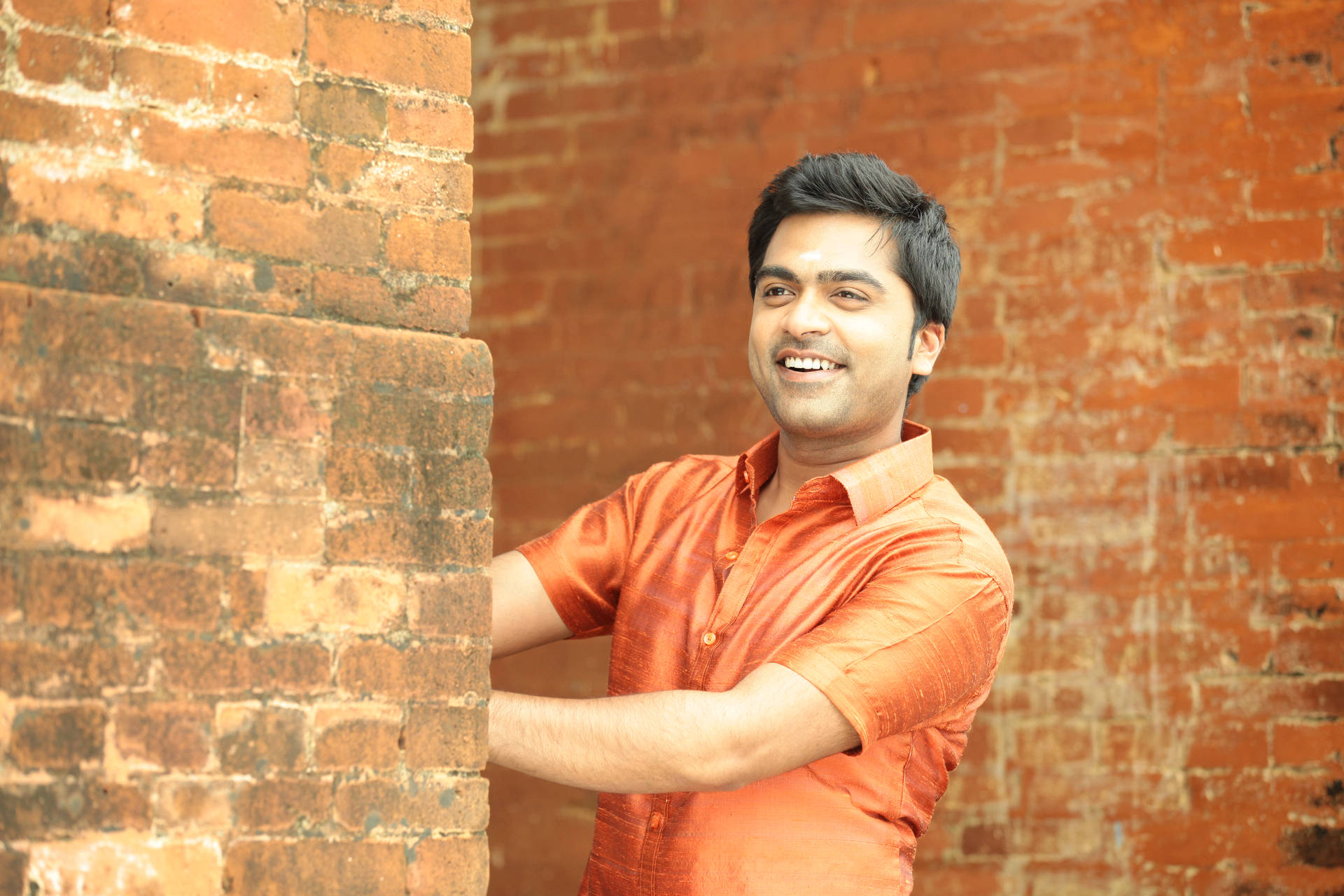 Enigmatic Look Of The Young Simbu Wallpaper