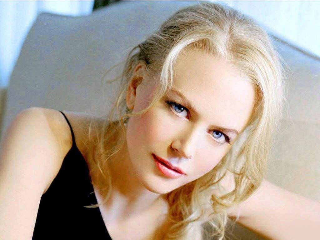 Young Nicole Kidman Headshot Look Wallpaper