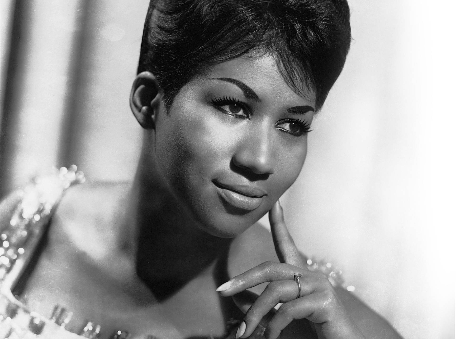 Young Aretha Franklin - The Queen of Soul Wallpaper