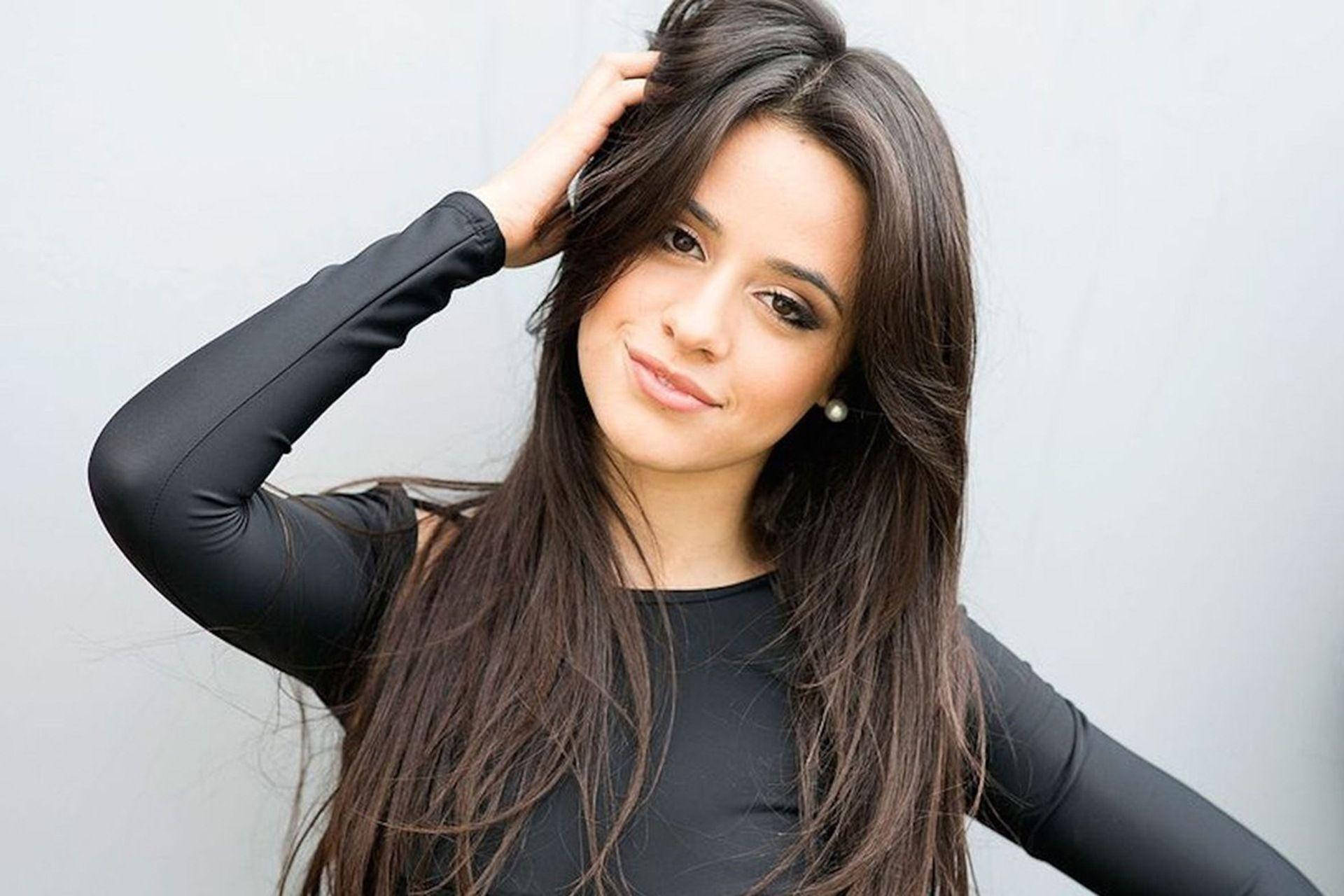Young Singer Camila Cabello Background
