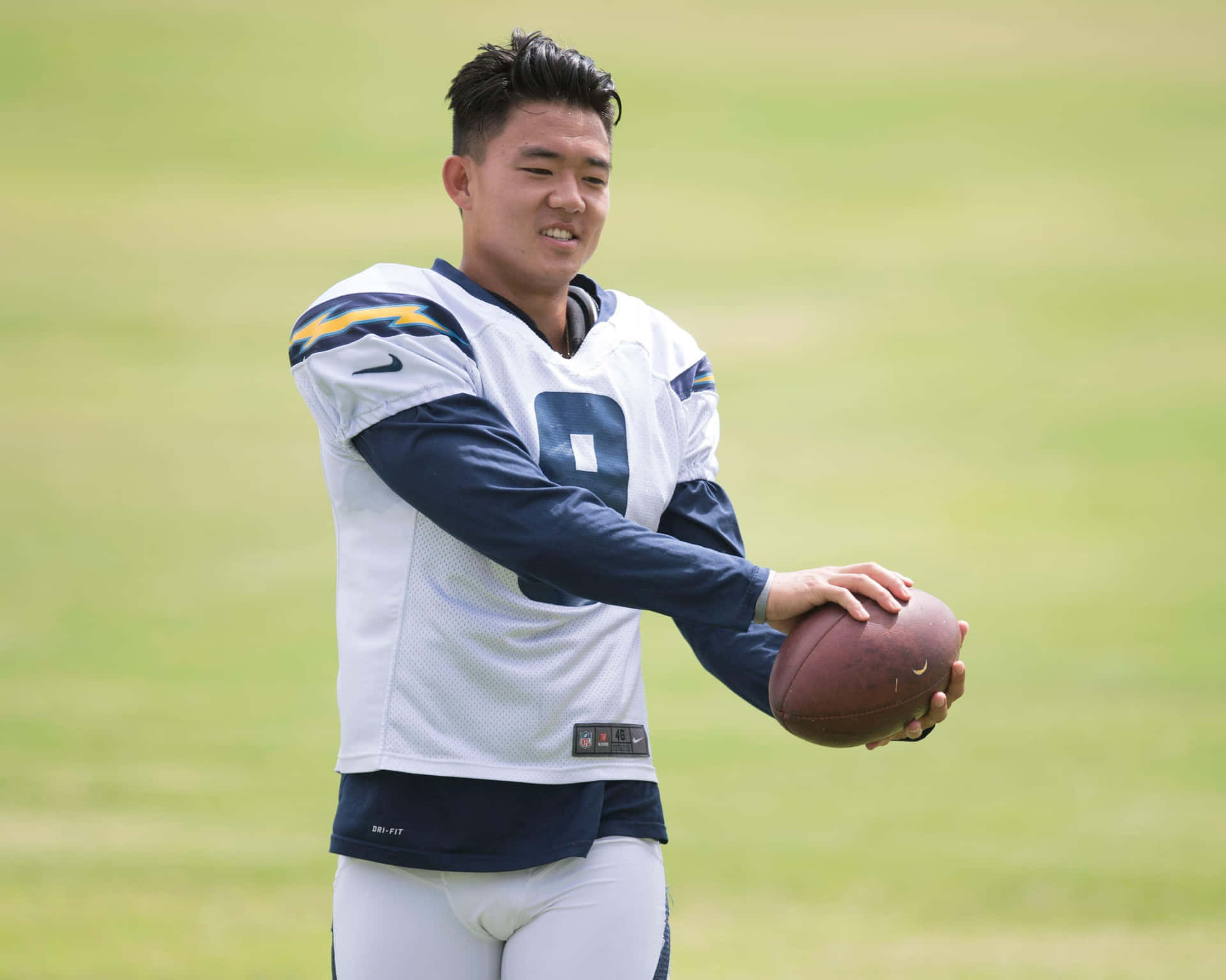Younghoe Koo Los Angeles Chargers Practice Wallpaper
