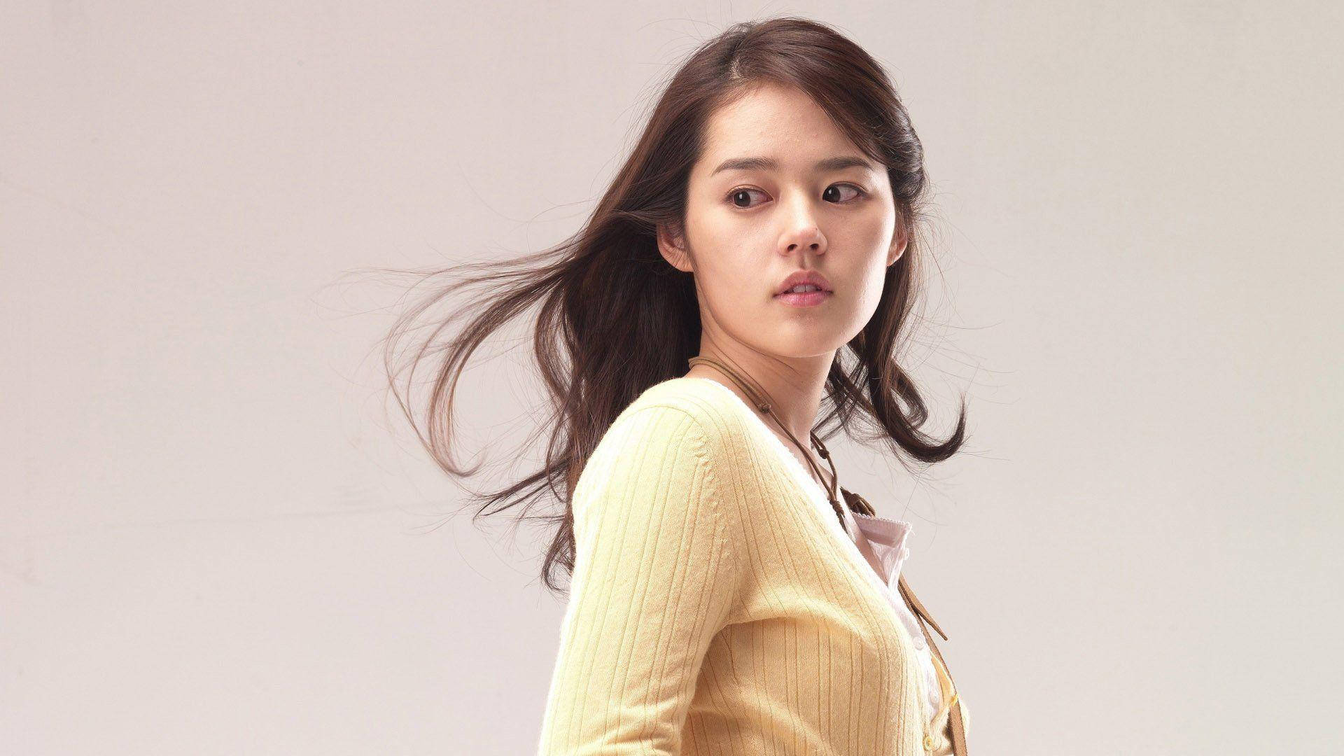 Youthful Korean Girl Han Ga-in Wallpaper