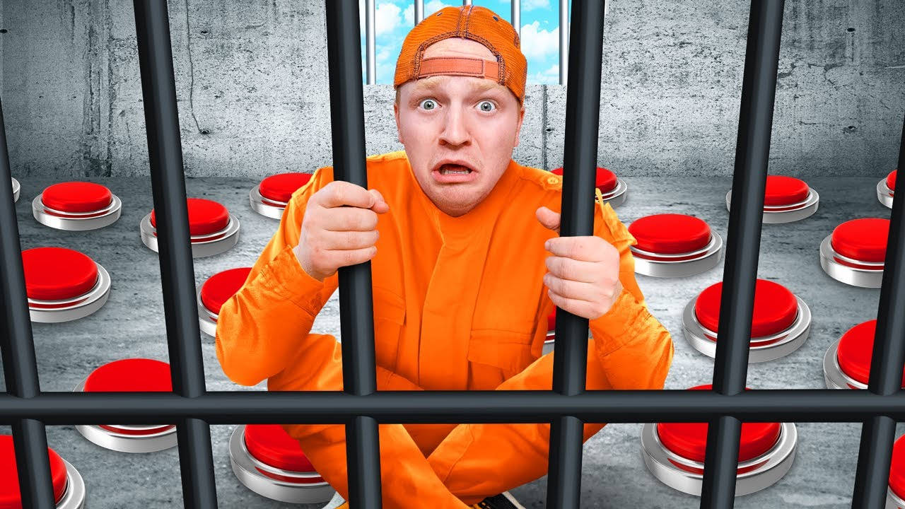 Youtuberunspeakable En La Cárcel Con Botones Rojos. Fondo de pantalla