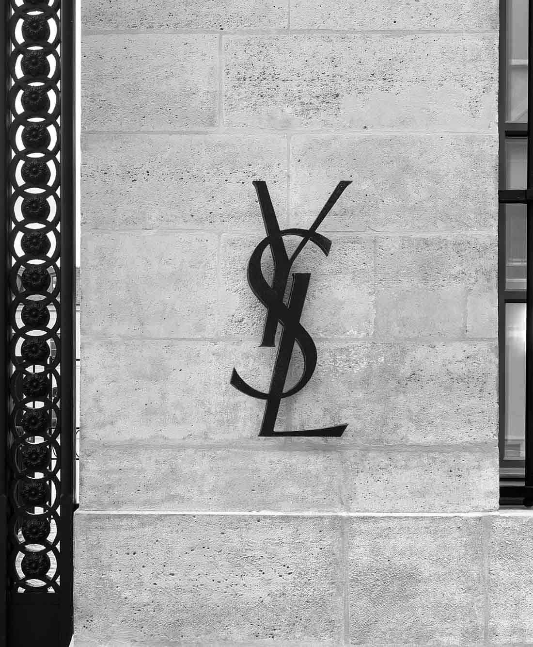 Yvessaint Laurents Ikoniske Krydsende Ysl Logo.