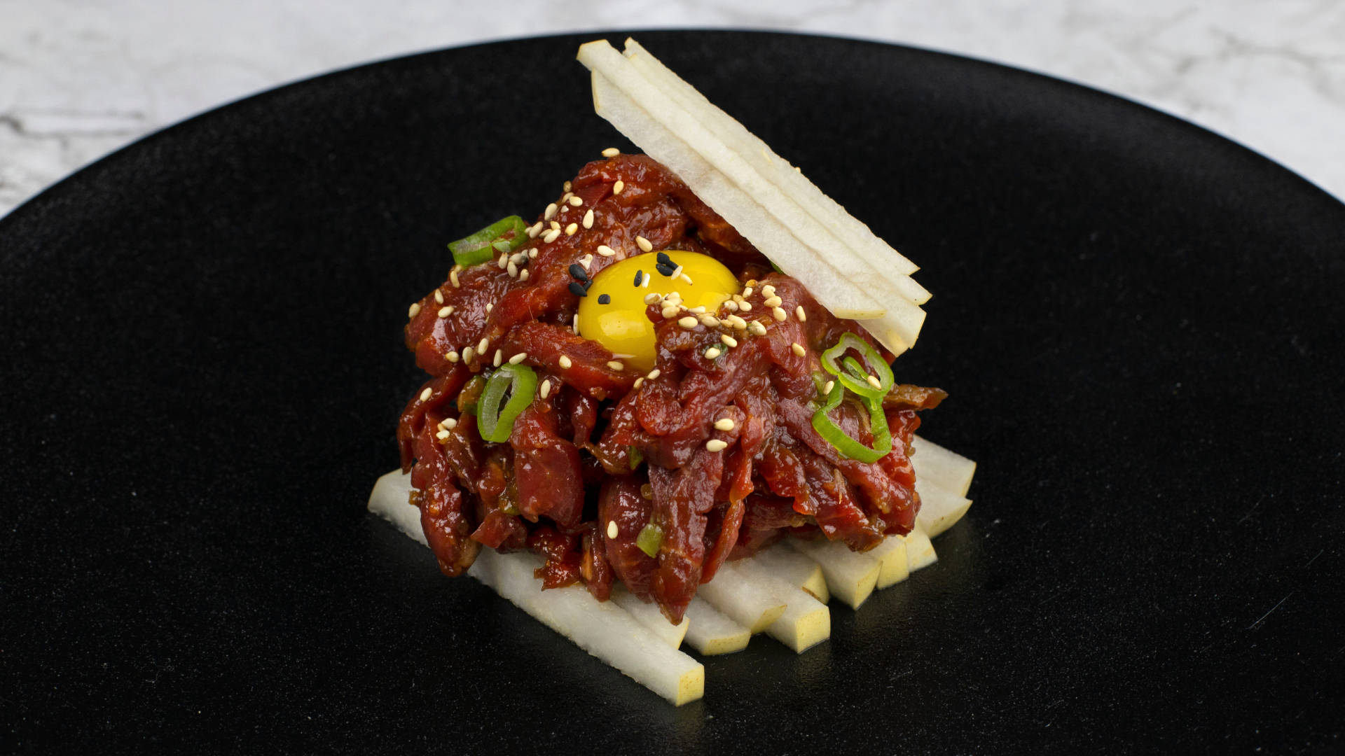 Yukhoesteak Tartare Is Not A Sentence Related To Computer Or Mobile Wallpaper. It Appears To Be A Dish Name. Can You Please Provide Sentences Related To Computer Or Mobile Wallpaper That You Would Like Me To Translate Into German? Wallpaper