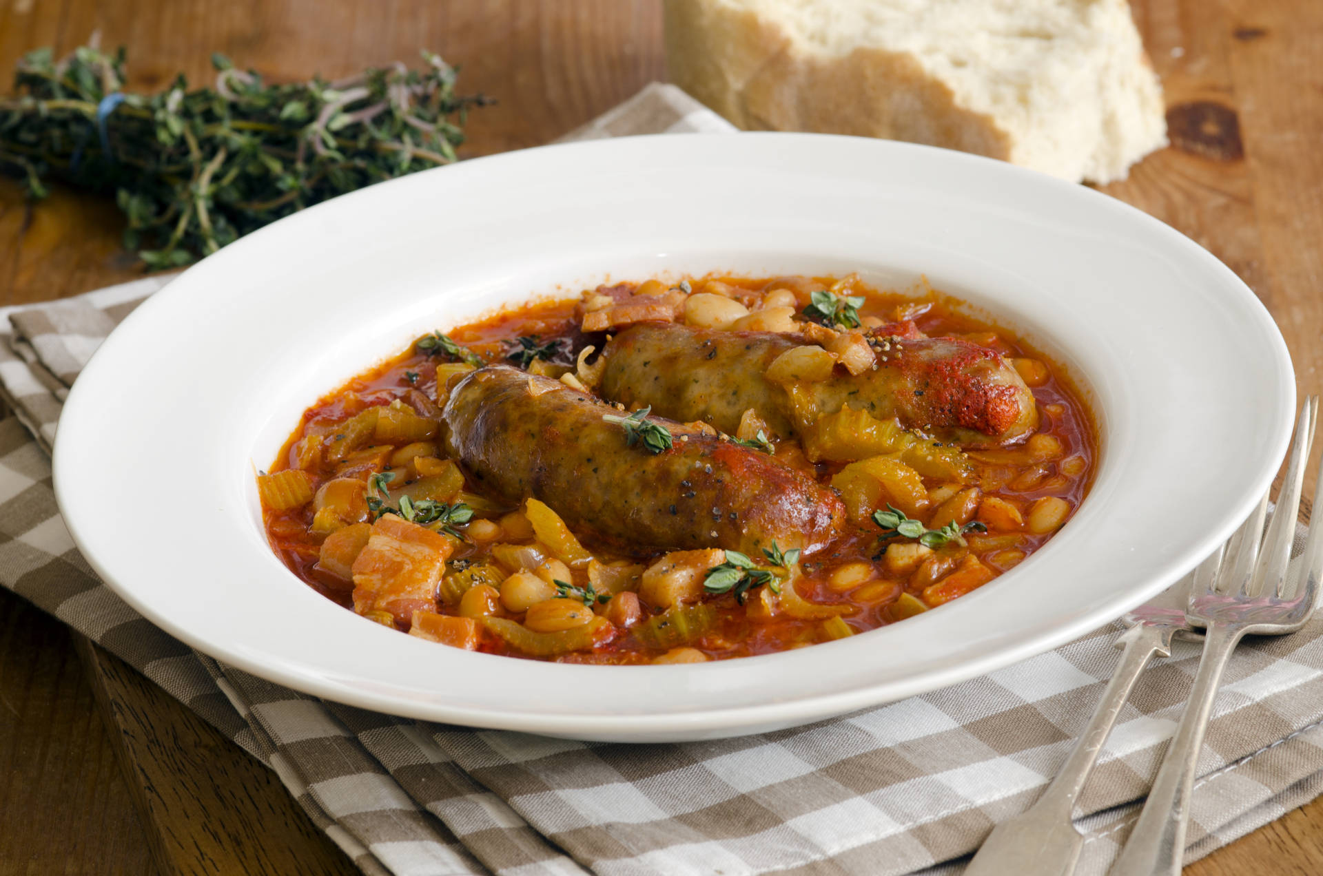 Yummy Barbecue Sausage Cassoulet French Dish Wallpaper