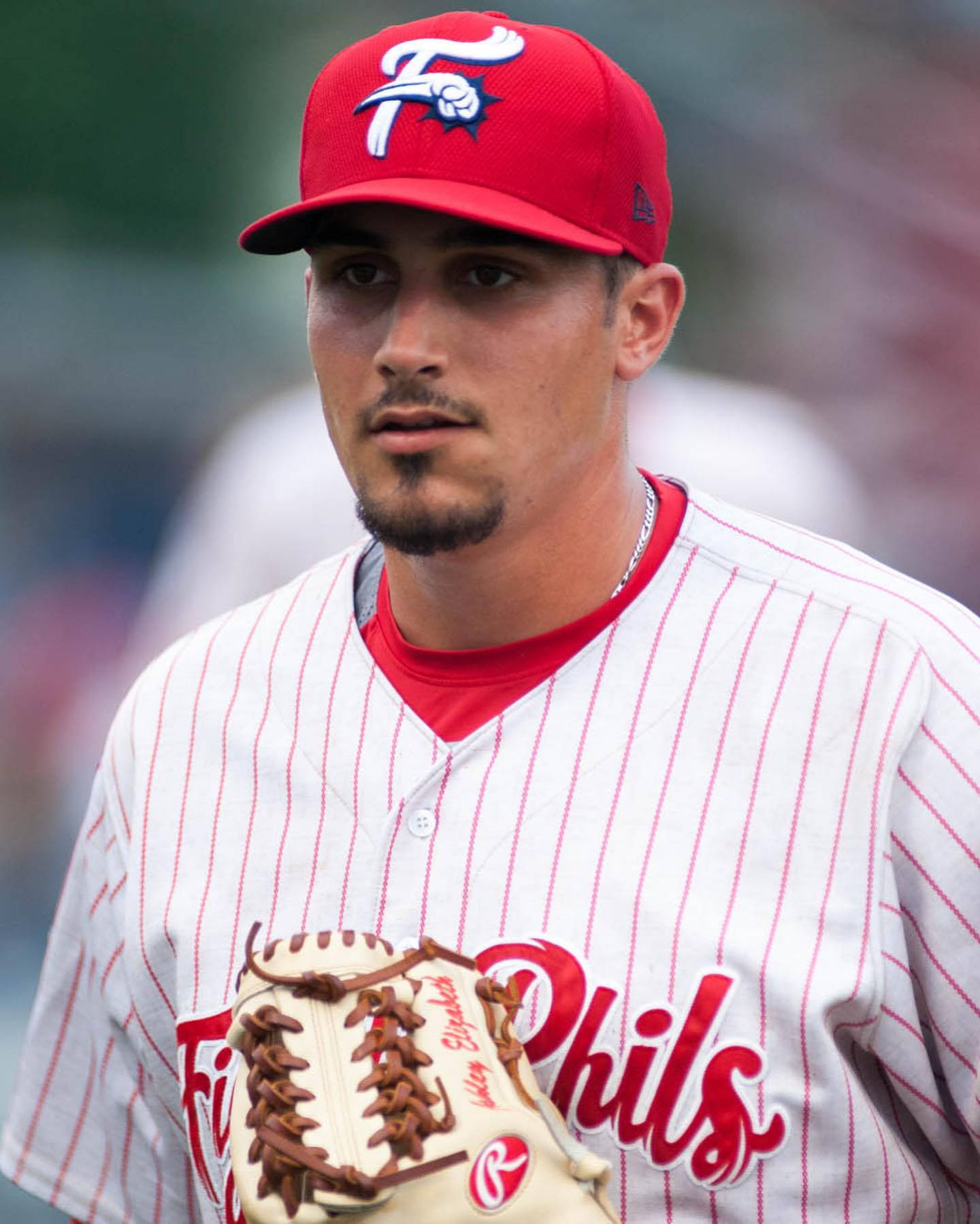 Zacheflin Ser Allvarlig Ut - This Could Be A Possible Translation For A Computer Or Mobile Wallpaper With A Serious Photo Of Zach Eflin, Perhaps In A Game Or Practice Setting. Wallpaper