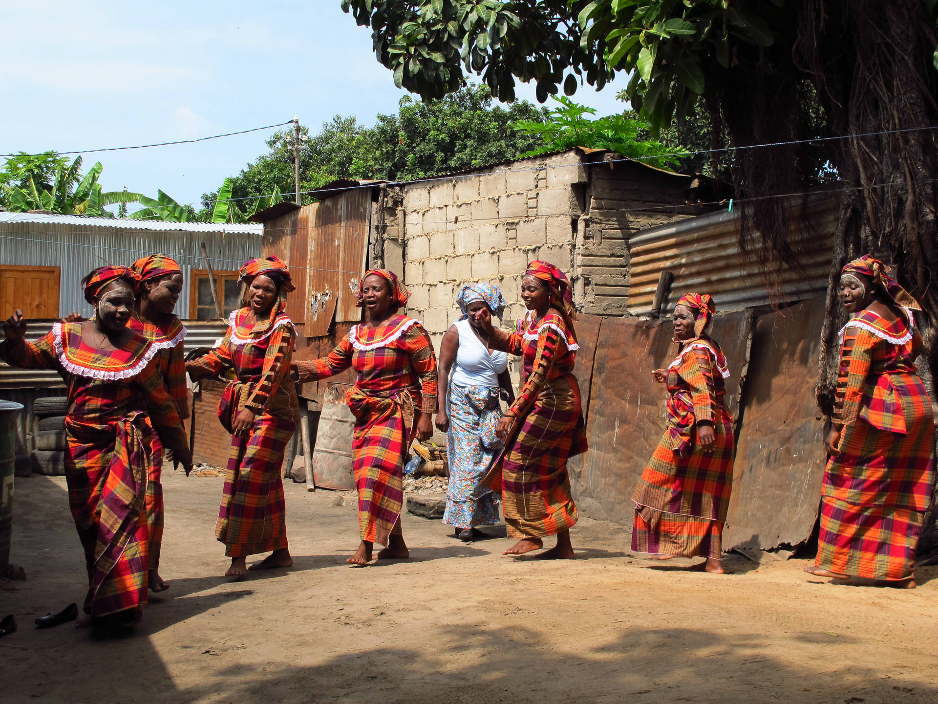 Festivalde Zangbeto En Mozambique Fondo de pantalla