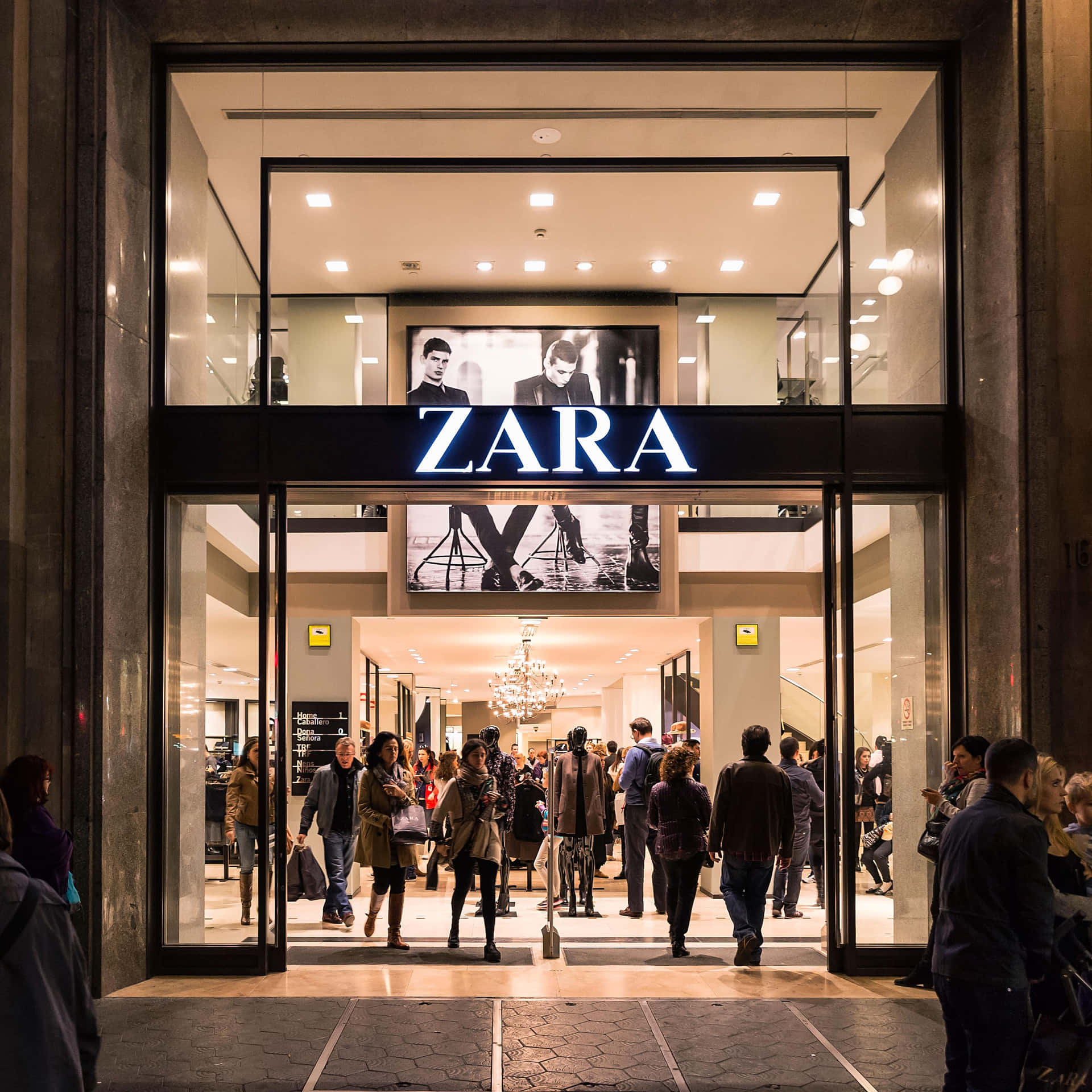 Sestilfull Ut Och Var Medveten Om Mode Med Zara