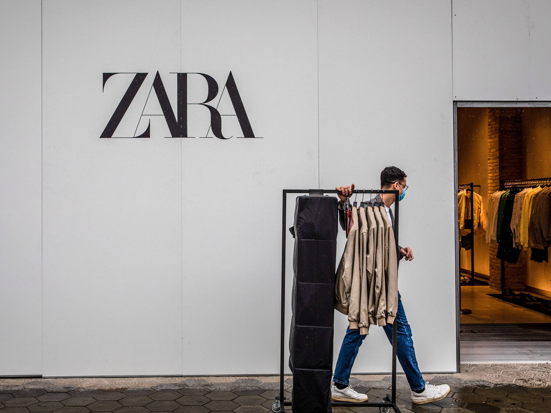 Zara Fashion Chain Store Wallpaper