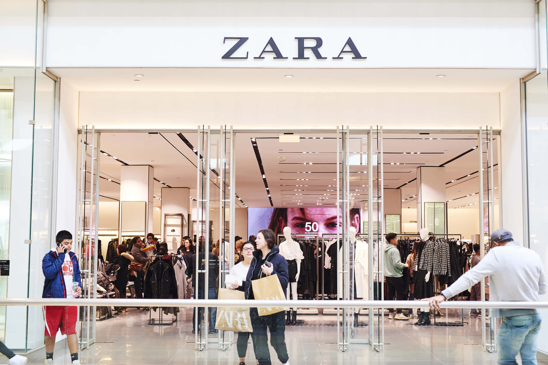 Stylish and Fashionable: the Latest Trends From Zara