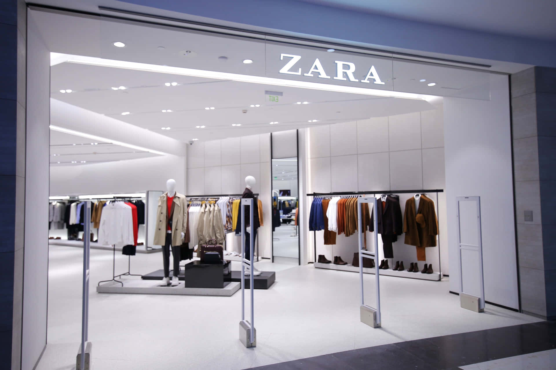 Desenaste Kollektionerna Från Modeföretaget, Zara.