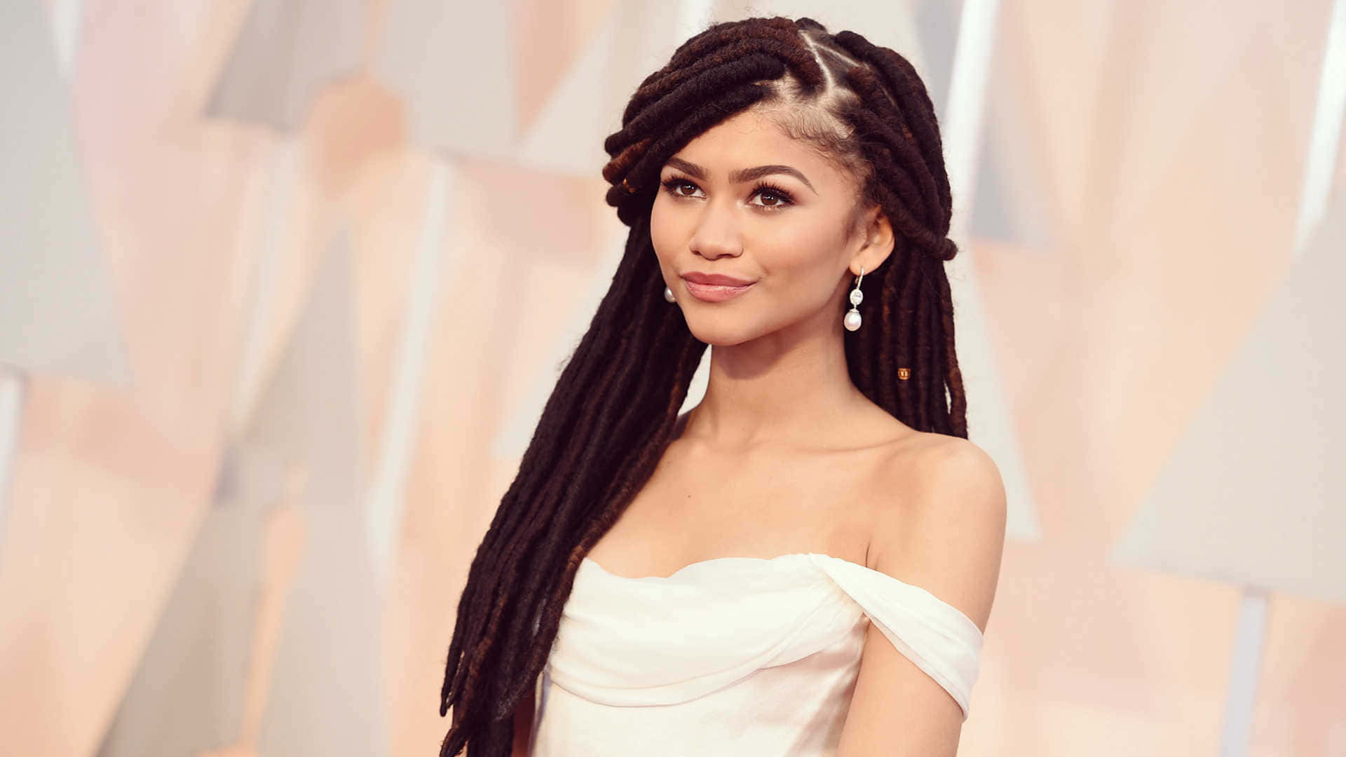 Zendayabox Braid Hd Represents A High-definition Computer Or Mobile Wallpaper Featuring Zendaya's Hairstyle Called 
