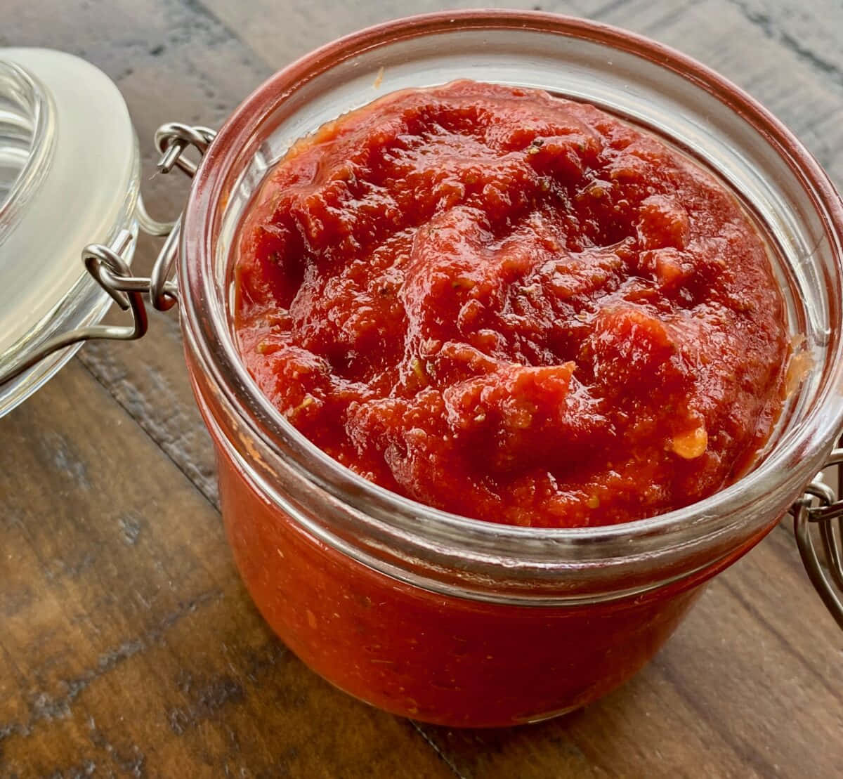 Zesty Tomato Sauce Wallpaper