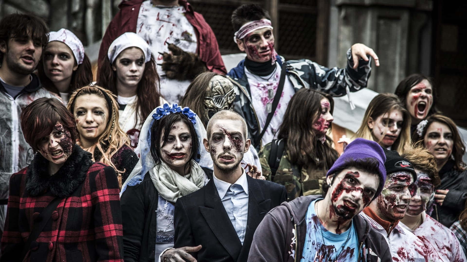 Prepare for Halloween with a unique zombie costume! Wallpaper