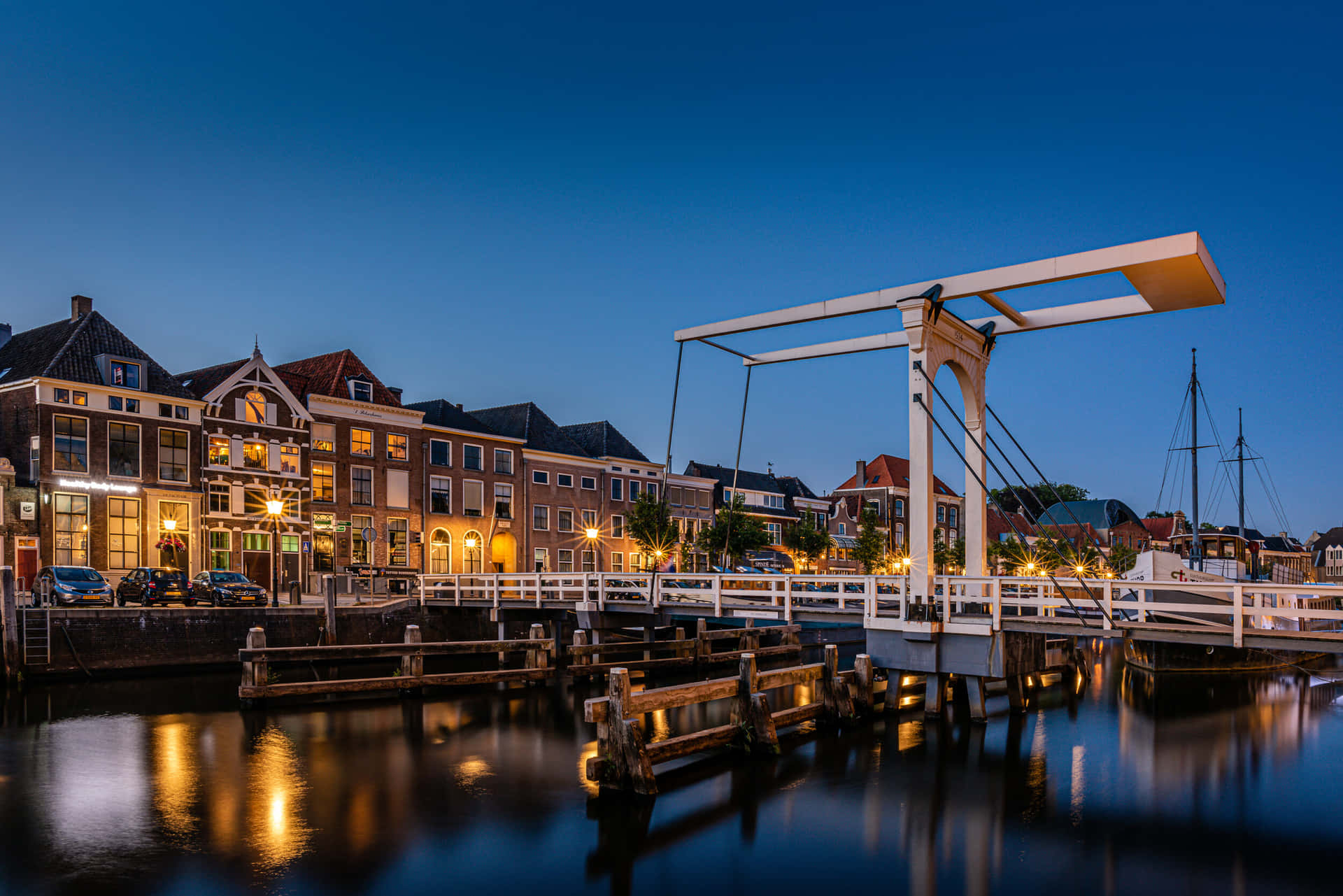 Zwolle Historical Cityscapewith Drawbridgeat Twilight Wallpaper