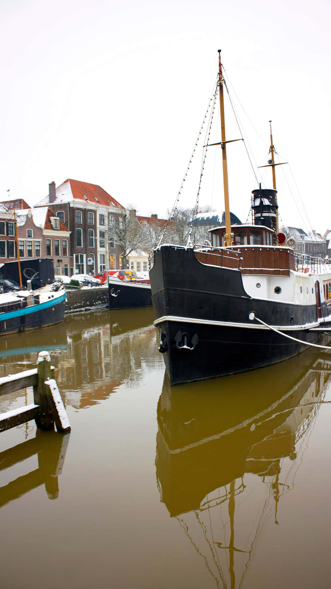 Zwolle Winter Canal Boats Wallpaper