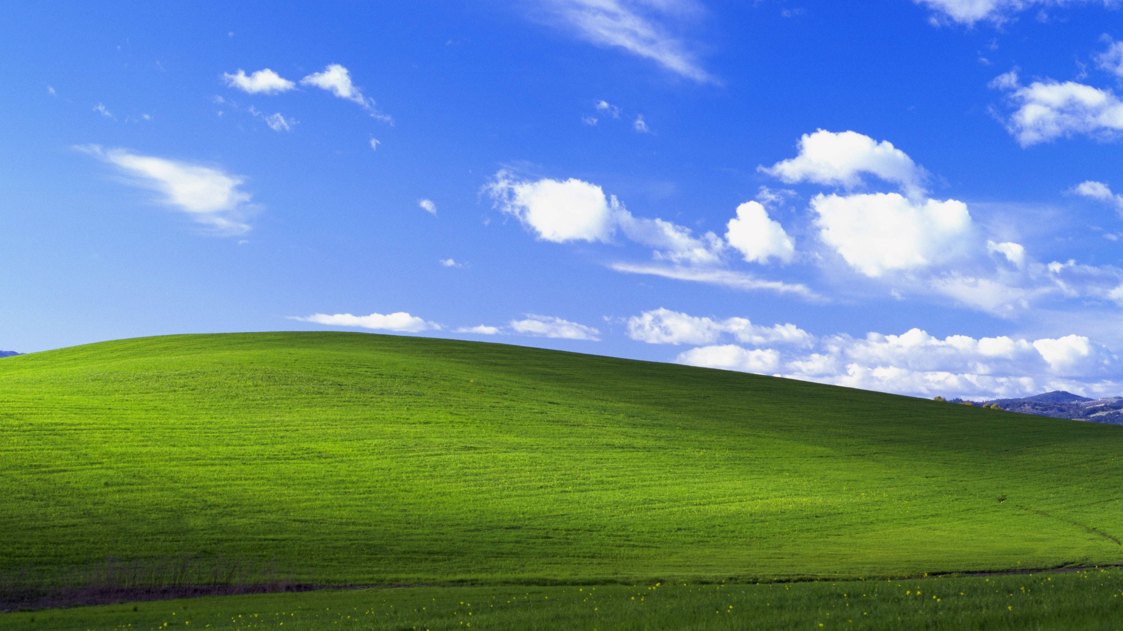 Hình nền Windows XP là hình nền được yêu thích nhất trên thế giới. Điều này không khó hiểu khi nó đã trở thành một biểu tượng cổ điển. Hình ảnh liên quan sẽ cho bạn thấy rằng sản phẩm này không chỉ đẹp mà nó còn đem lại sự tinh tế và thanh lịch cho màn hình của bạn.