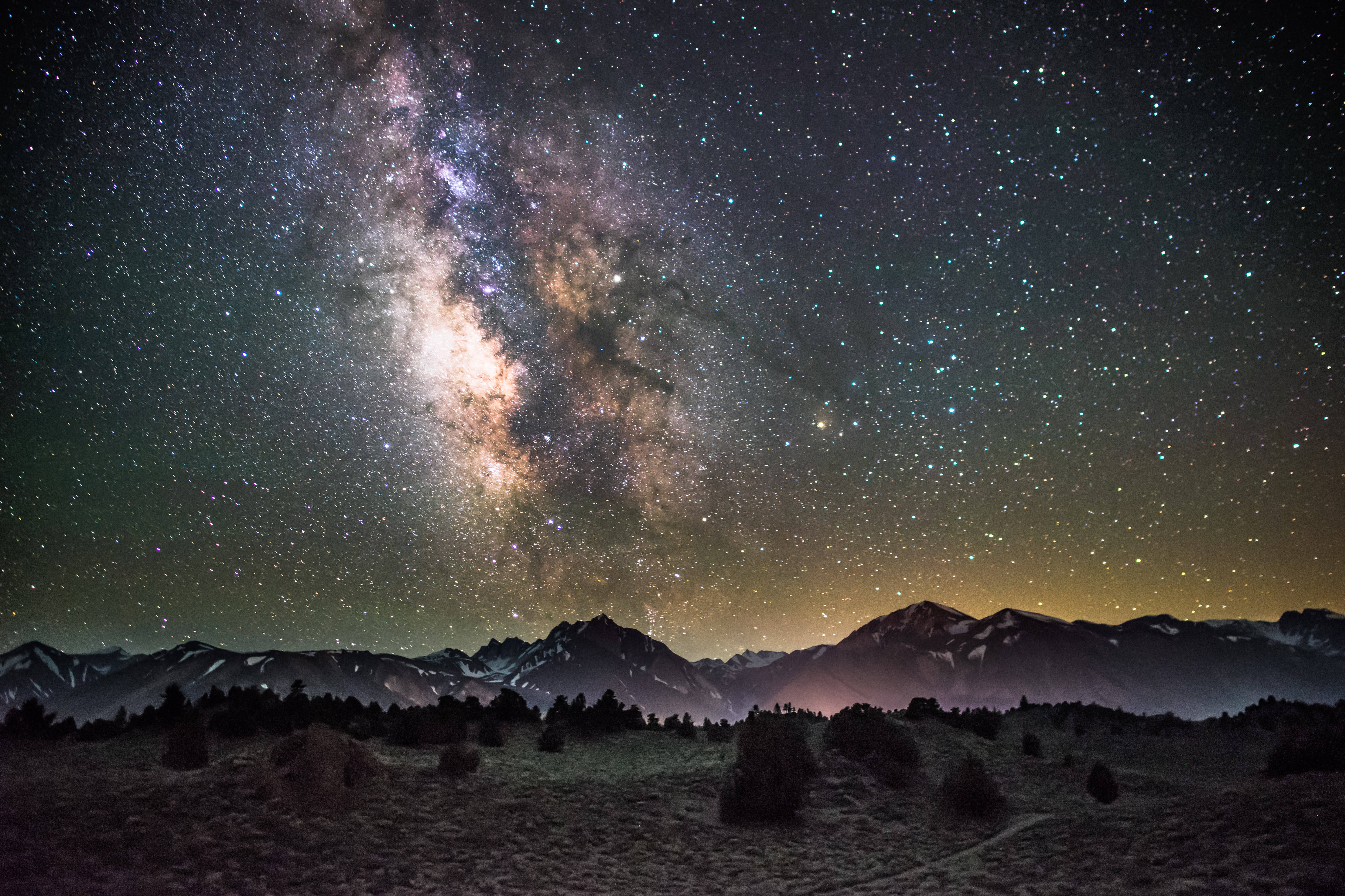 4K Mountains, Starry Night Galaxy 109989