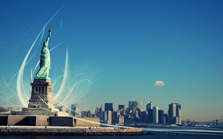 Statuere af Friheden i American City Skyline om Natten
