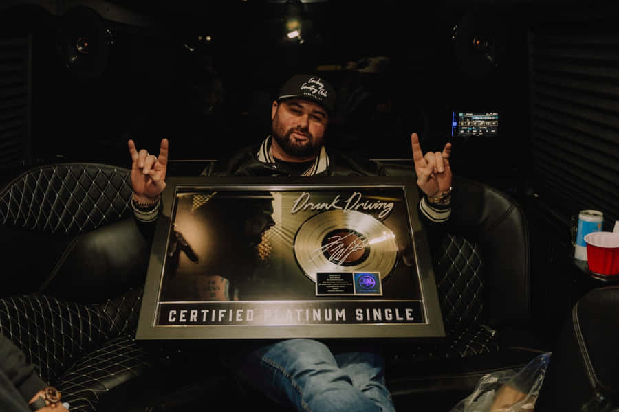 Celebração do Single Platinum de Koe Wetzel