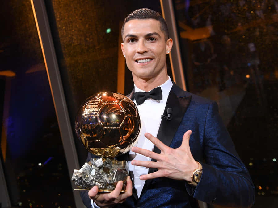 Cristiano Ronaldo con Premio Pallone d'Oro