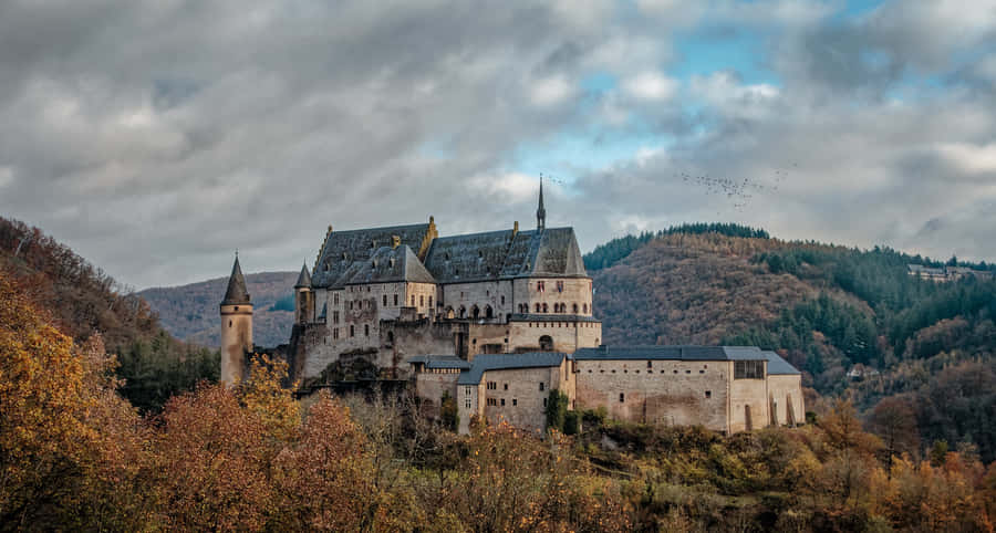 Burg Vianden Luxemburg im Herbst