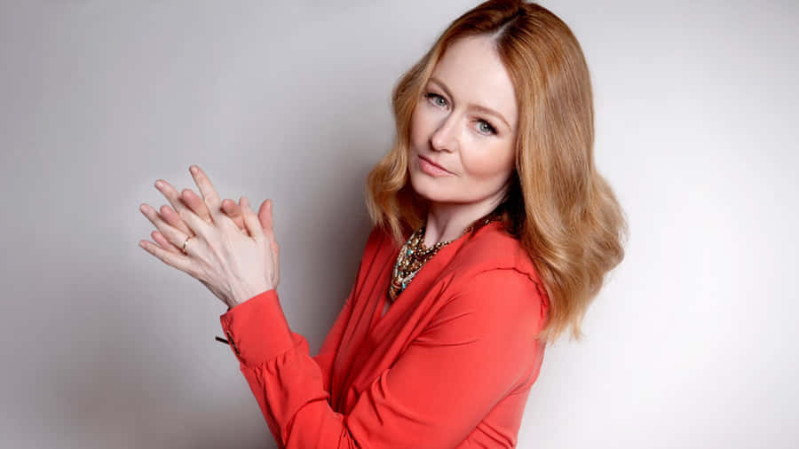 Miranda Otto Rød Kjole Portræt