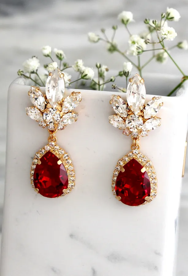 Red Crystal Tiny Flowers wallpaper