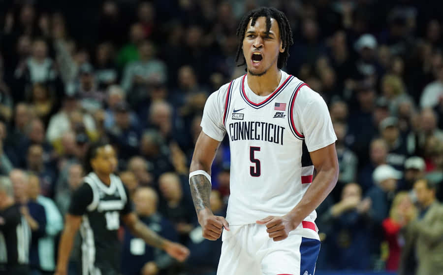 Jogador de Basquete Emoção U Conn Game.jpg