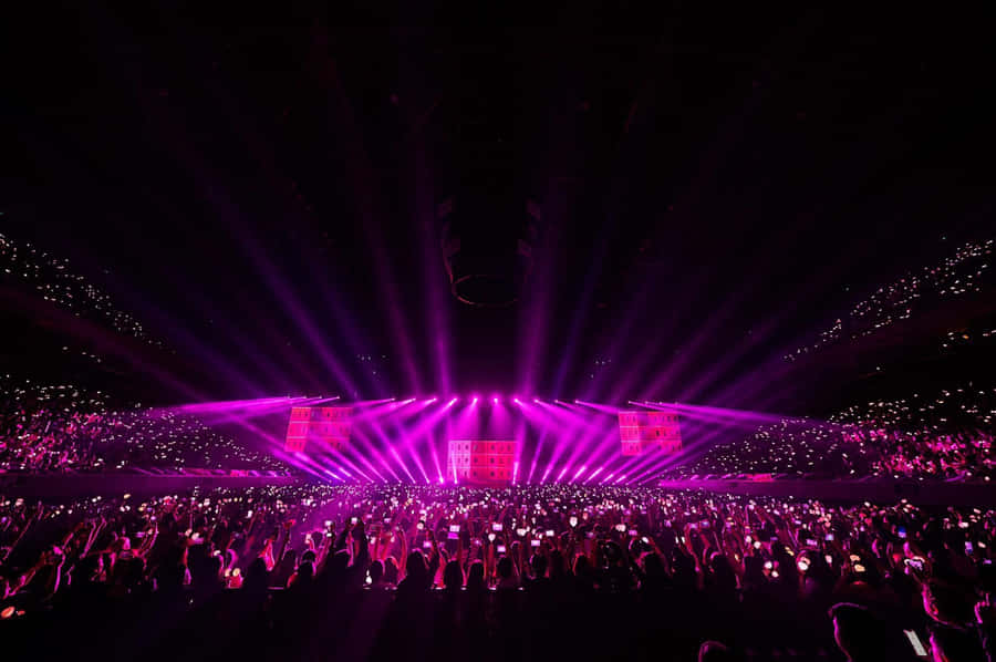 Todosmerecem uma noite eletrizante em um show emocionante!