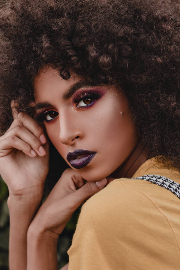 Modello Con Afro