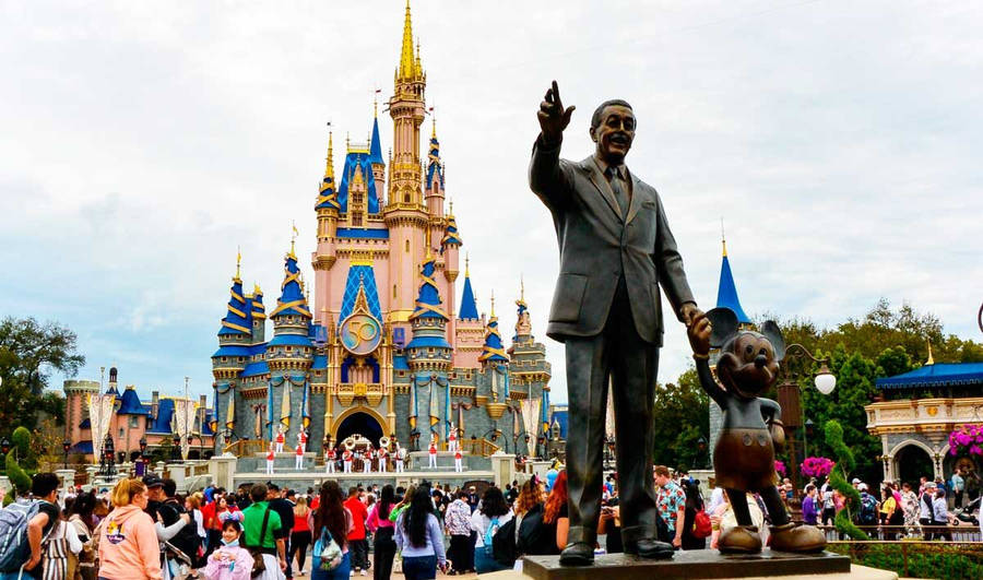 Estátuade Walt Disney no Disneyworld