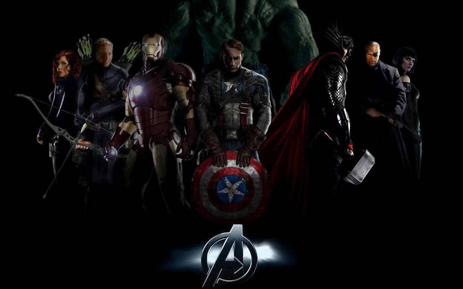 Avengers på mørk skrivebordsbaggrund