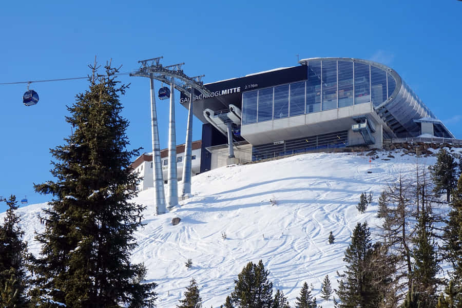 SkiResort 1920 x 1279 Hintergrundbild